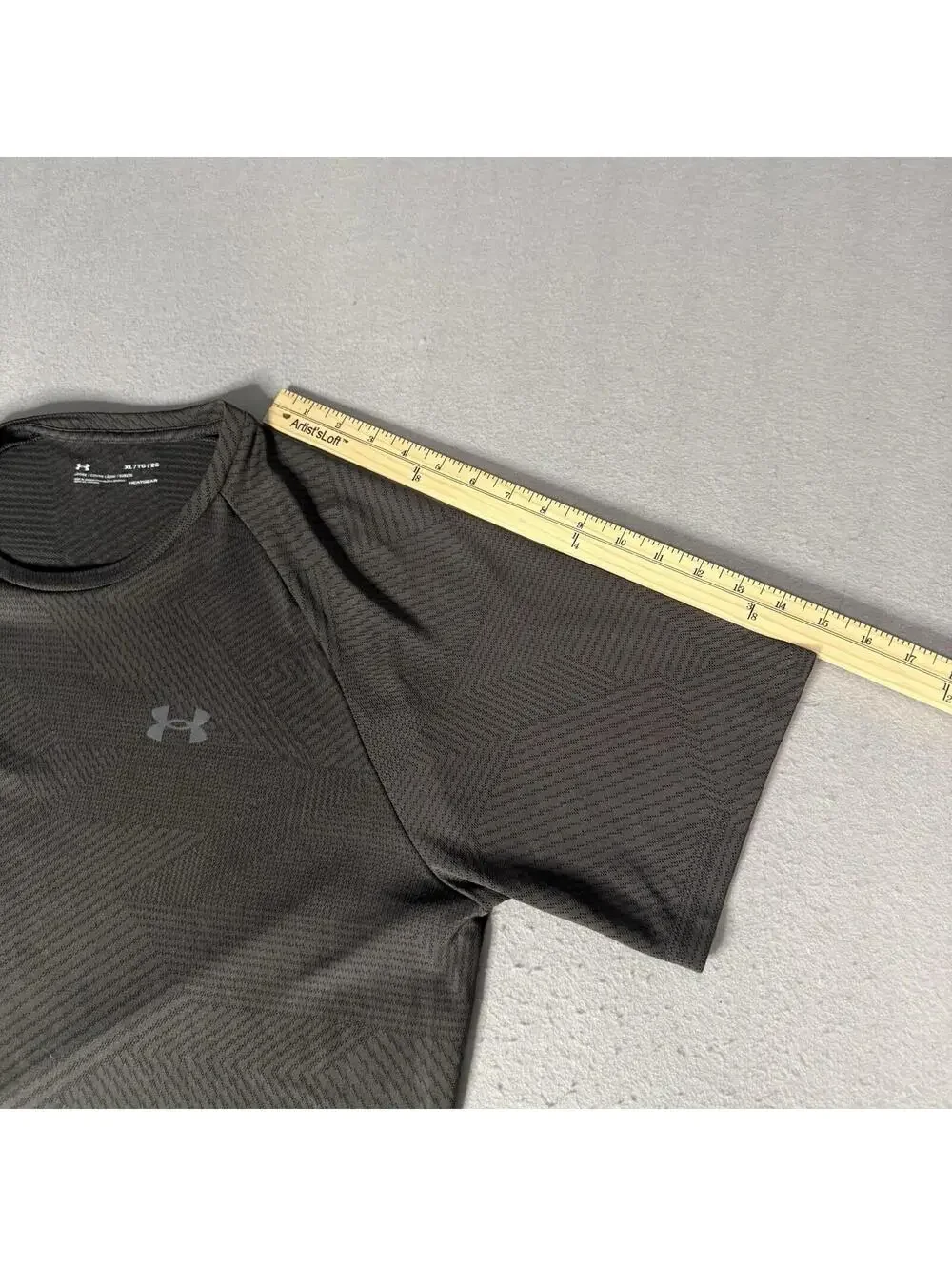 Under Armour HeatGear T-Shirt Mens‎ XL Black Pattern Athletic Loose Fit Gym
